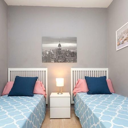 S12 - Beach Front Apartment --Free Wifi- Salou Zewnętrze zdjęcie